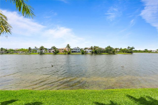 16350 SW 11th St, Pembroke Pines, FL 33027