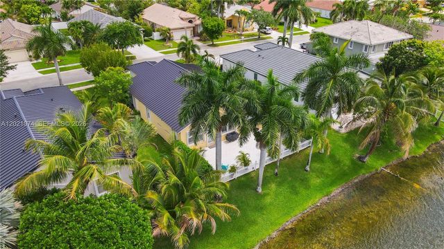 16350 SW 11th St, Pembroke Pines, FL 33027