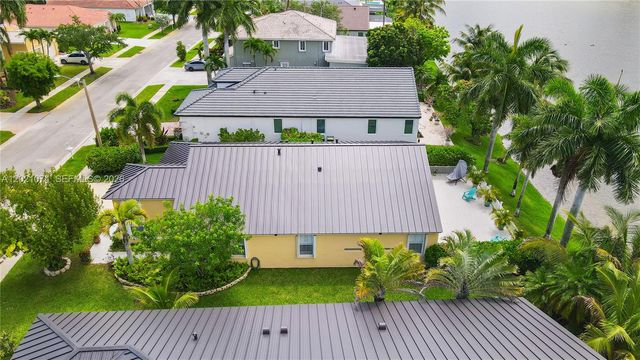 16350 SW 11th St, Pembroke Pines, FL 33027