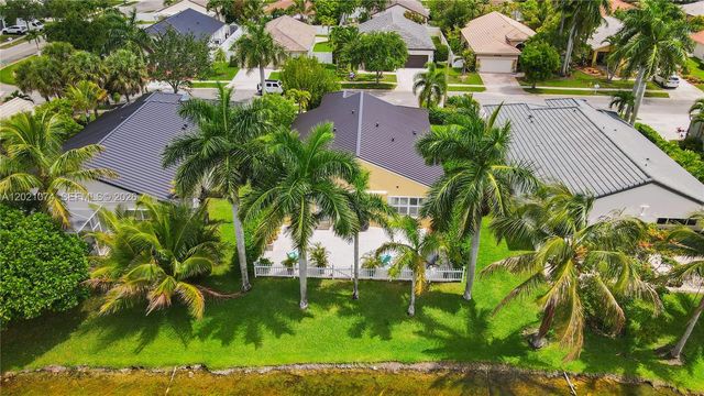 16350 SW 11th St, Pembroke Pines, FL 33027
