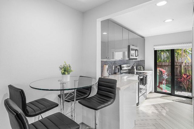 215 N Swinton Avenue, Delray Beach, FL 33444