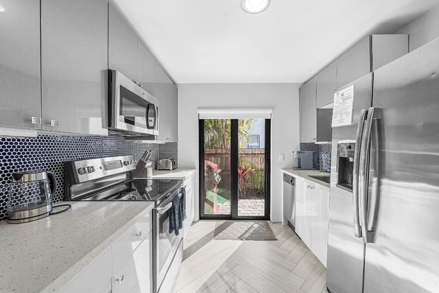 215 N Swinton Avenue, Delray Beach, FL 33444