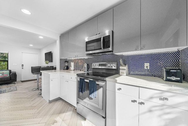 215 N Swinton Avenue, Delray Beach, FL 33444