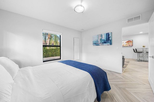 215 N Swinton Avenue, Delray Beach, FL 33444