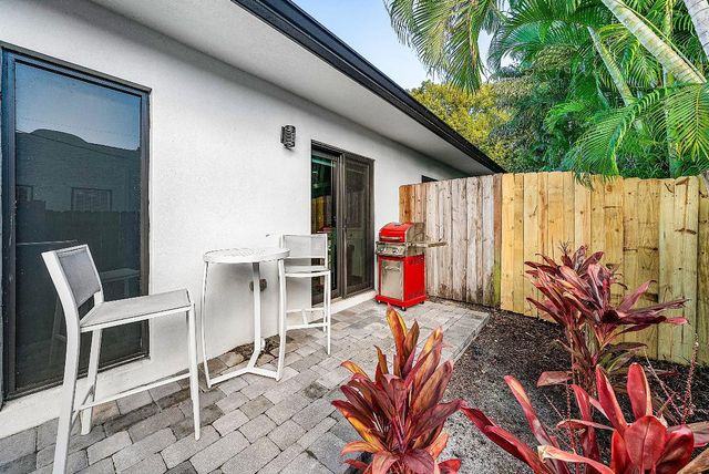 215 N Swinton Avenue, Delray Beach, FL 33444