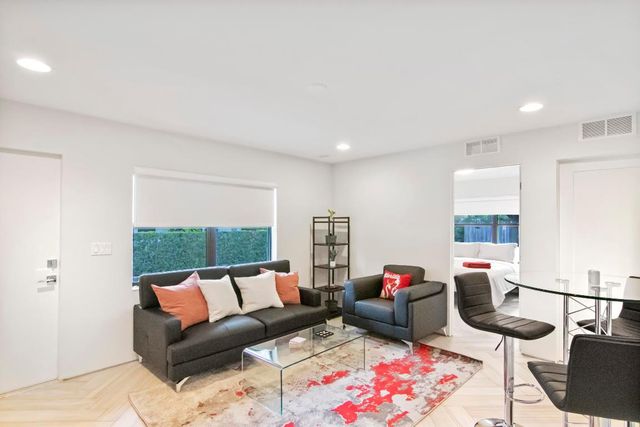 215 N Swinton Avenue, Delray Beach, FL 33444