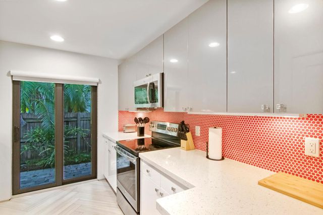 215 N Swinton Avenue, Delray Beach, FL 33444