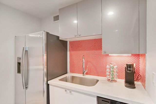 215 N Swinton Avenue, Delray Beach, FL 33444