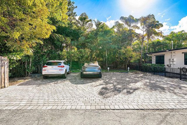 215 N Swinton Avenue, Delray Beach, FL 33444