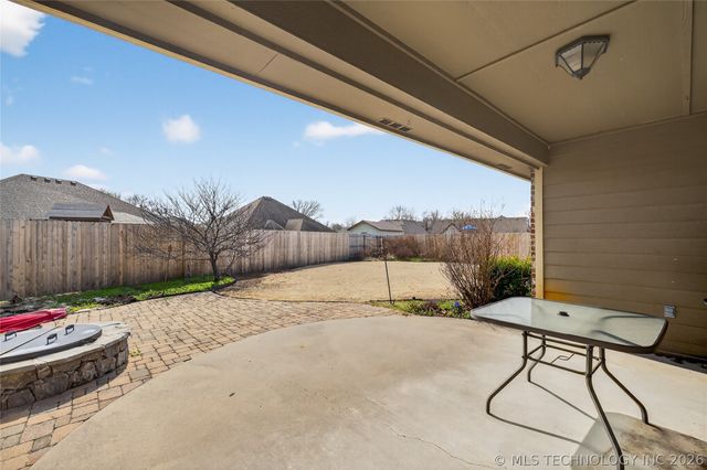 12428 E 128th Street N, Collinsville, OK 74021