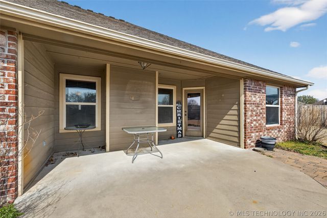 12428 E 128th Street N, Collinsville, OK 74021