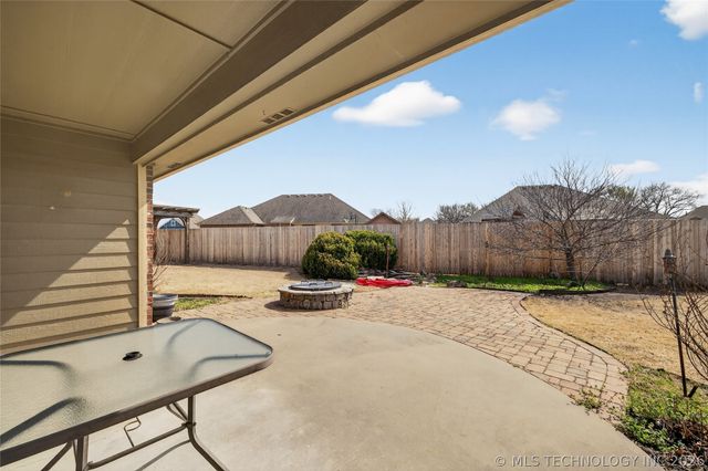 12428 E 128th Street N, Collinsville, OK 74021