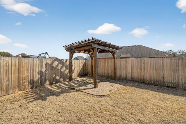 12428 E 128th Street N, Collinsville, OK 74021