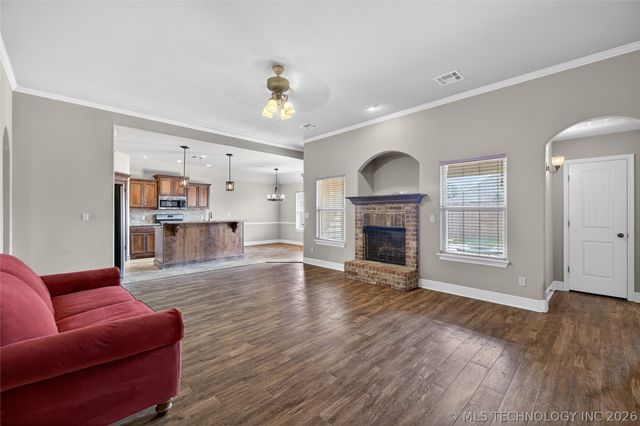 12428 E 128th Street N, Collinsville, OK 74021