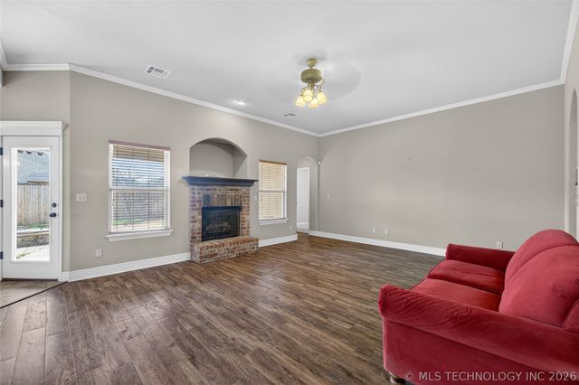 12428 E 128th Street N, Collinsville, OK 74021