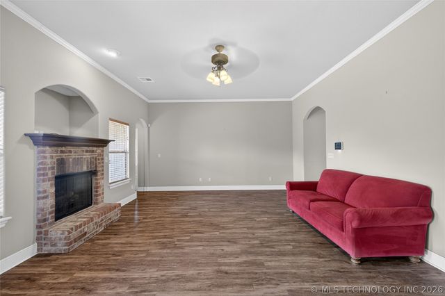 12428 E 128th Street N, Collinsville, OK 74021