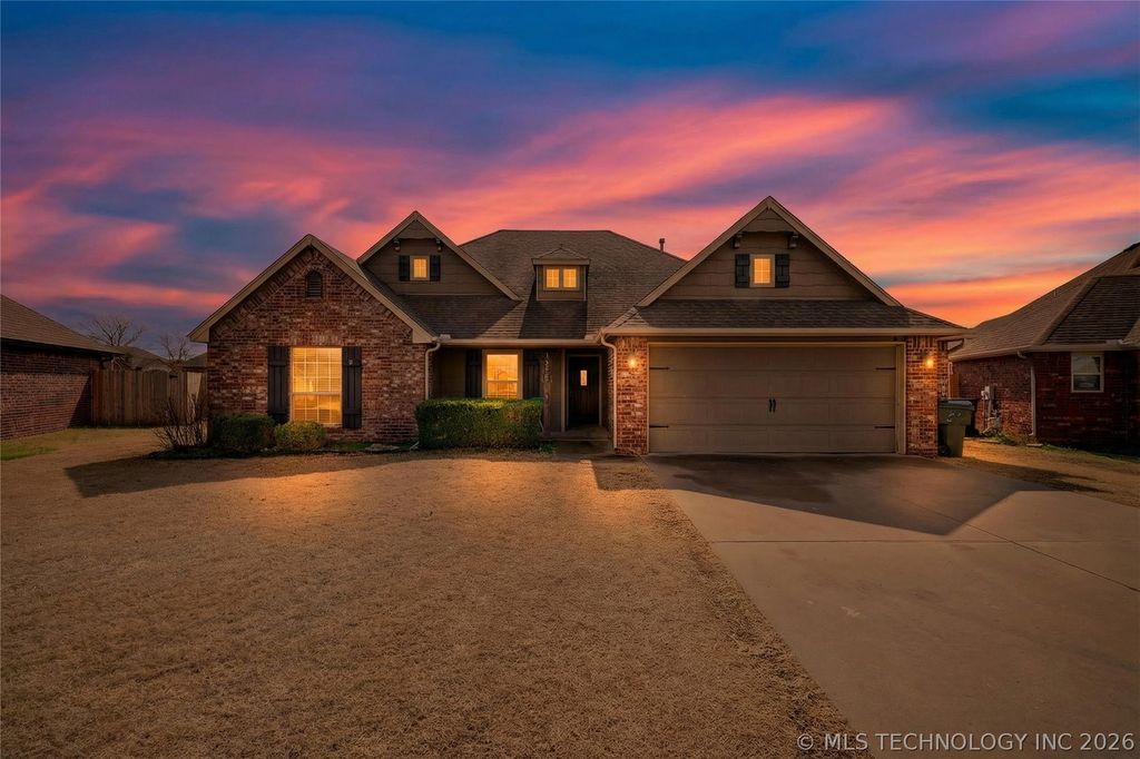 12428 E 128th Street N, Collinsville, OK 74021