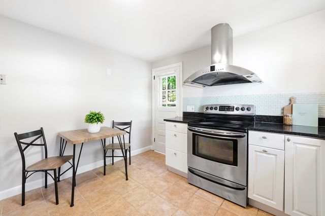 6 Brookside Ave, Lexington, MA 02421