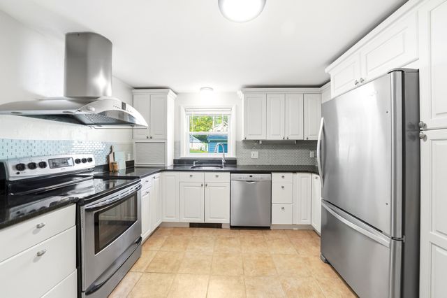 6 Brookside Ave, Lexington, MA 02421