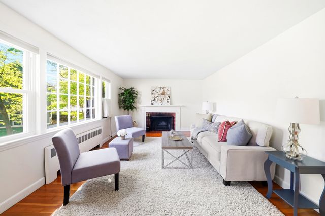 6 Brookside Ave, Lexington, MA 02421