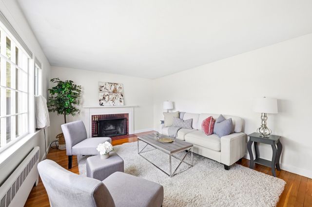 6 Brookside Ave, Lexington, MA 02421
