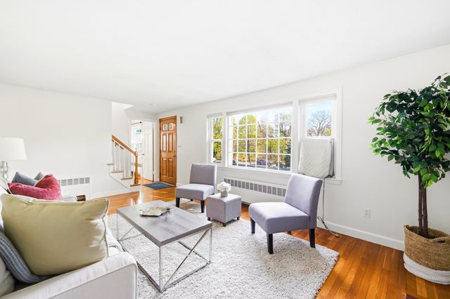 6 Brookside Ave, Lexington, MA 02421