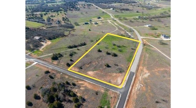 240 Rolling Hills Boulevard, Alvord, TX 76225