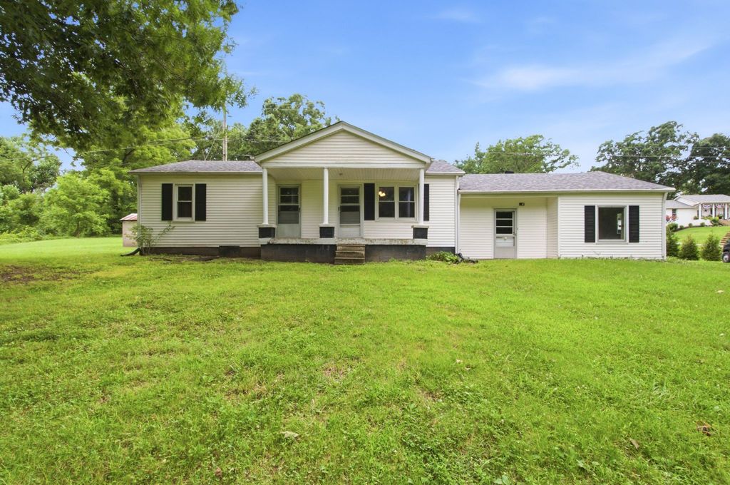 3005 Fairview Blvd, Fairview, TN 37062