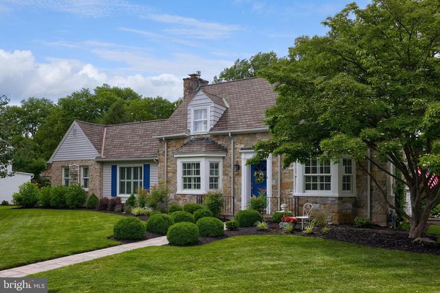 1067 HELEN AVENUE, Lancaster, PA 17601