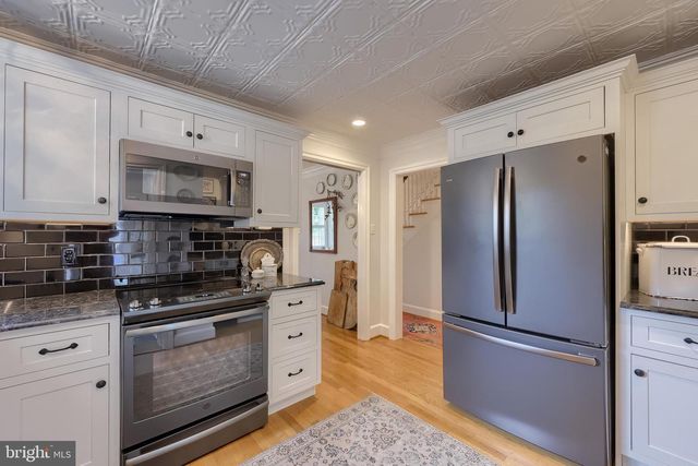 1067 HELEN AVENUE, Lancaster, PA 17601
