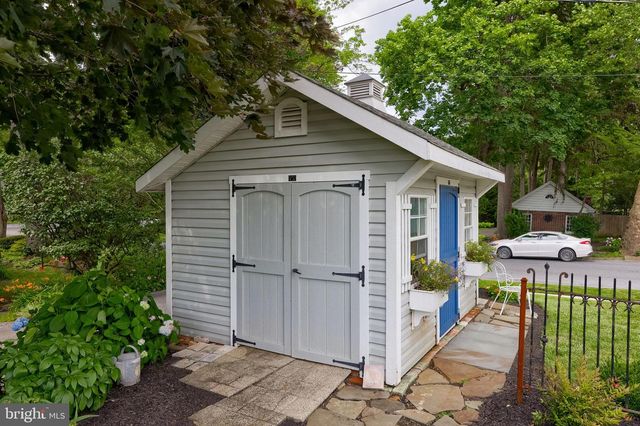 1067 HELEN AVENUE, Lancaster, PA 17601