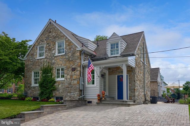 1067 HELEN AVENUE, Lancaster, PA 17601