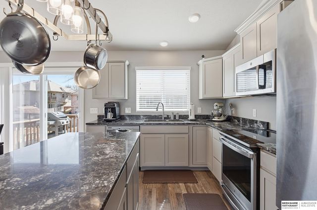 8311 King Street, Omaha, NE 68122