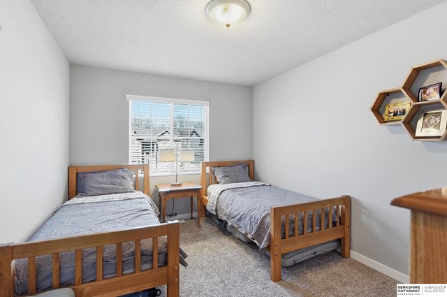 8311 King Street, Omaha, NE 68122