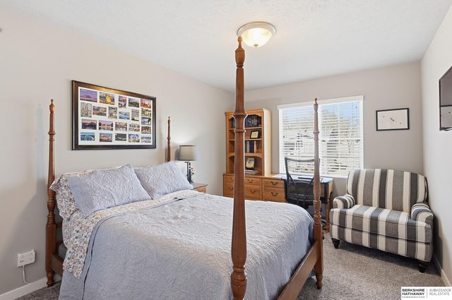 8311 King Street, Omaha, NE 68122