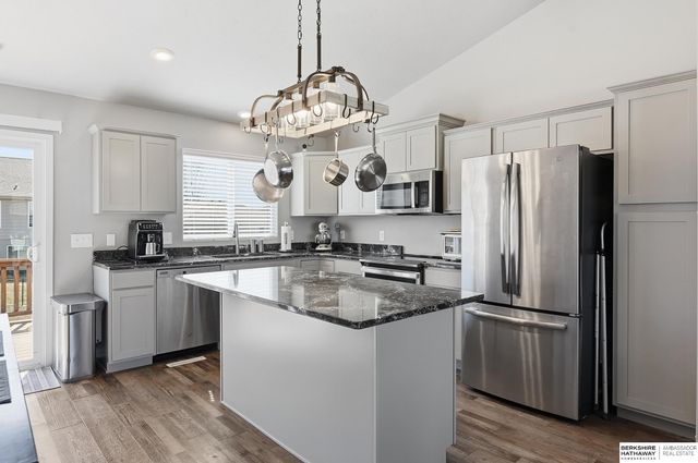 8311 King Street, Omaha, NE 68122