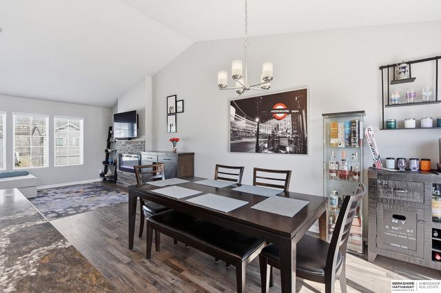 8311 King Street, Omaha, NE 68122