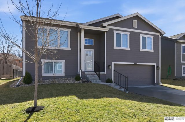 8311 King Street, Omaha, NE 68122