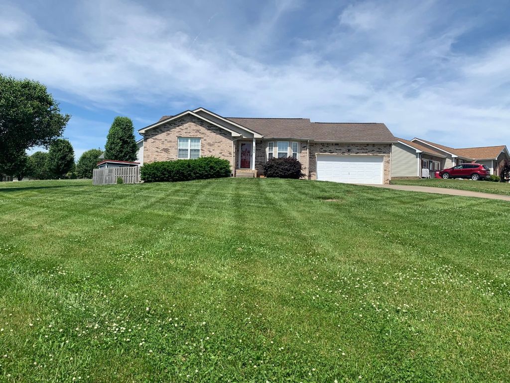 942 Drum Ln, Clarksville, TN 37043
