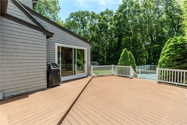 41 Holly Hill Lane, Cranston, RI 02921
