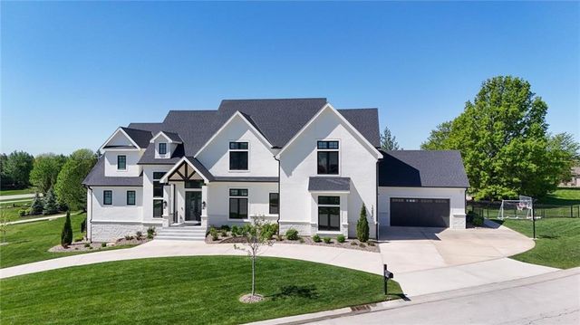 15820 Oakmont Street, Overland Park, KS 66221