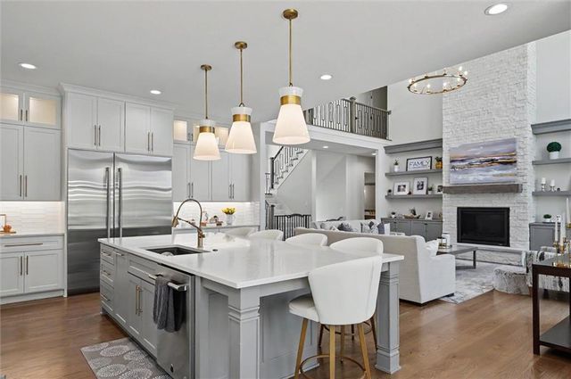 15820 Oakmont Street, Overland Park, KS 66221
