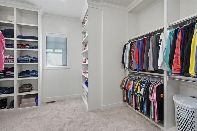15820 Oakmont Street, Overland Park, KS 66221
