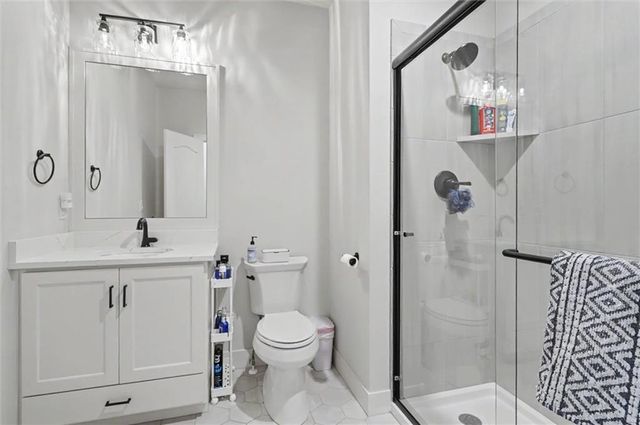 15820 Oakmont Street, Overland Park, KS 66221