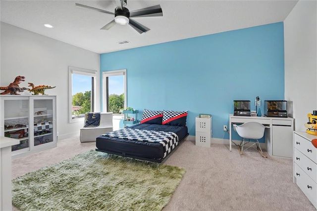 15820 Oakmont Street, Overland Park, KS 66221