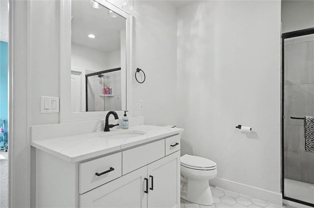 15820 Oakmont Street, Overland Park, KS 66221