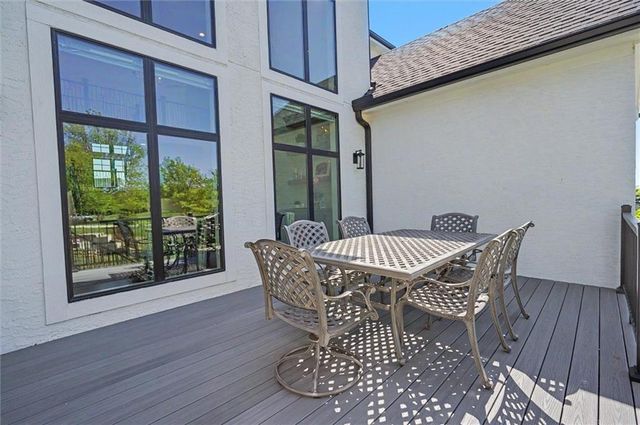 15820 Oakmont Street, Overland Park, KS 66221