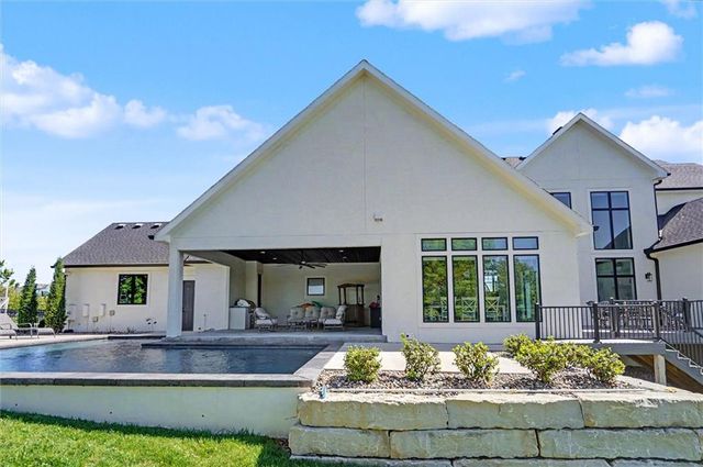 15820 Oakmont Street, Overland Park, KS 66221