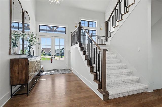 15820 Oakmont Street, Overland Park, KS 66221