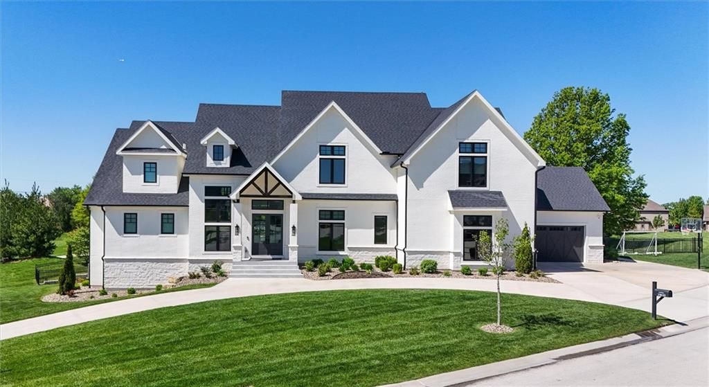 15820 Oakmont Street, Overland Park, KS 66221